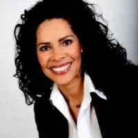 Thaís Dr. Wolff-López