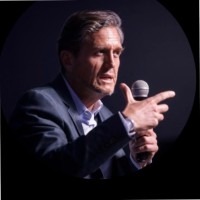 Carlos César