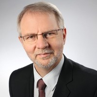 Dr. Walter Nitsche