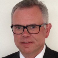 Dr. Robert Petzenhauser