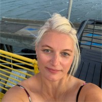 Bronwyn Hooper