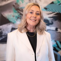 Lucy Dixon
