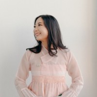 Angela Lee