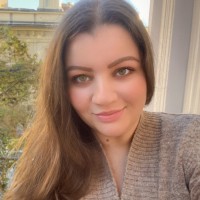 Eszter Surányi