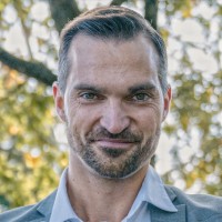 Konstantin T. M. Pum