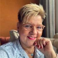 Joyce Nieuwenhout