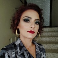 Cláudia Aline Carvalho Esposito