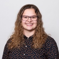 Sarah Tyndall, Ei