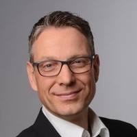 Stefan Lau