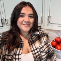 Leslie Flores