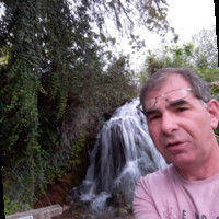 Avi Ezer