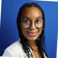 Gabrielle Davis, Ma