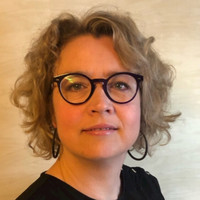 Caroline Van Rossum, Mba (Elle, She/Her)