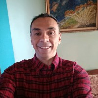 Dr. Carlos L. Camacho Q.