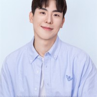 김재욱