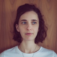 Léone Drew Drapeaud