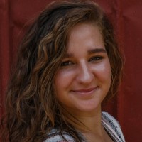 Julia Settlemire