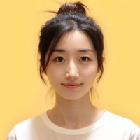 Lora Zhou