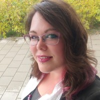 Esther Pauptit