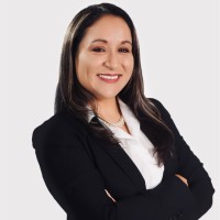 Vicky Heredia, Mba