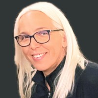Yuliana B.