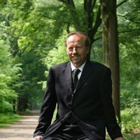 Hans J. Blommestein