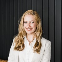 Anna Tuck