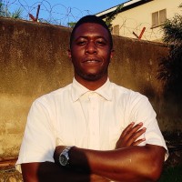 Robert Ahenda