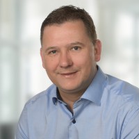Ralf Bauer