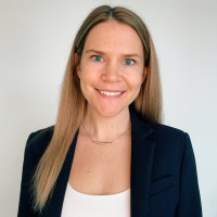 Lauren Mackay, Mba