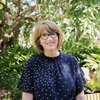Faye Holmes