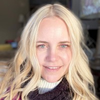 Sara Kujawski (Henkenius)