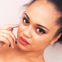 Vaea Flores