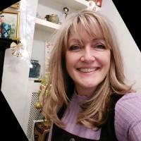 Lesley Pallett