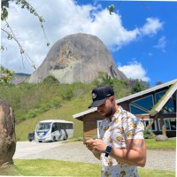 Vinicius J