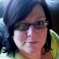 Lorraine Easton