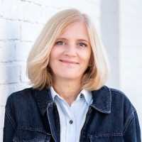 Angie Wynne