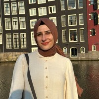 Zeynep Doğruer 依萍