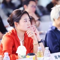 Vivien Zhou