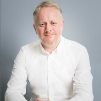 Simon Bucknall