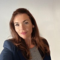 Ava Vinokourova