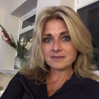 Suzanne Auger