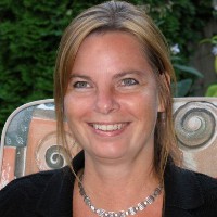 Suzanne Cole