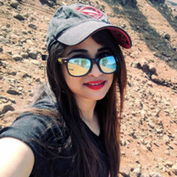 Oviya R.