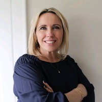 Sharon Caselli