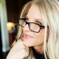 Traci R.
