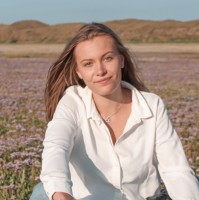 Julia Nova Van Der Velde
