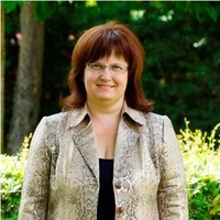 Anita CSEKŐ