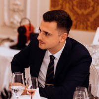 Nikolas K. Varveris
