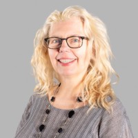 Lori Rozali, MBA, CPIR